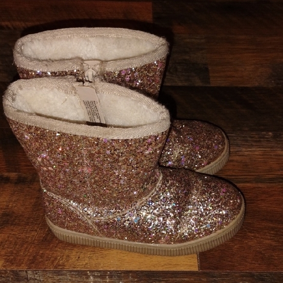 Bundle Of Toddler Girls Size 11 Shoes! - Picture 4 of 13